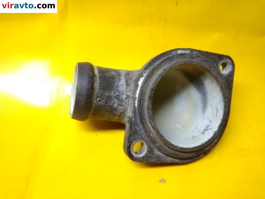 Фланец термостата ауди 80 артикул. 8 артикул. Термостат ауди 80 б3 1. Тройник охлаждающей жидкости ауди 80. Фланец термостата ауди.