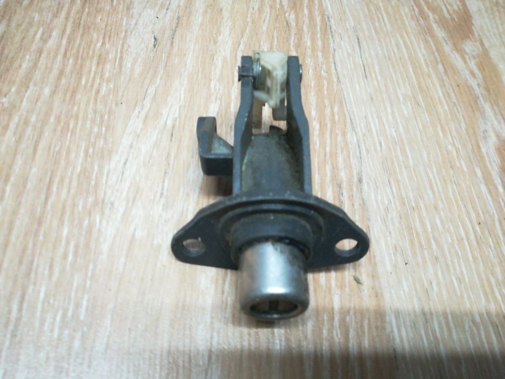 Кнопка открытия багажника