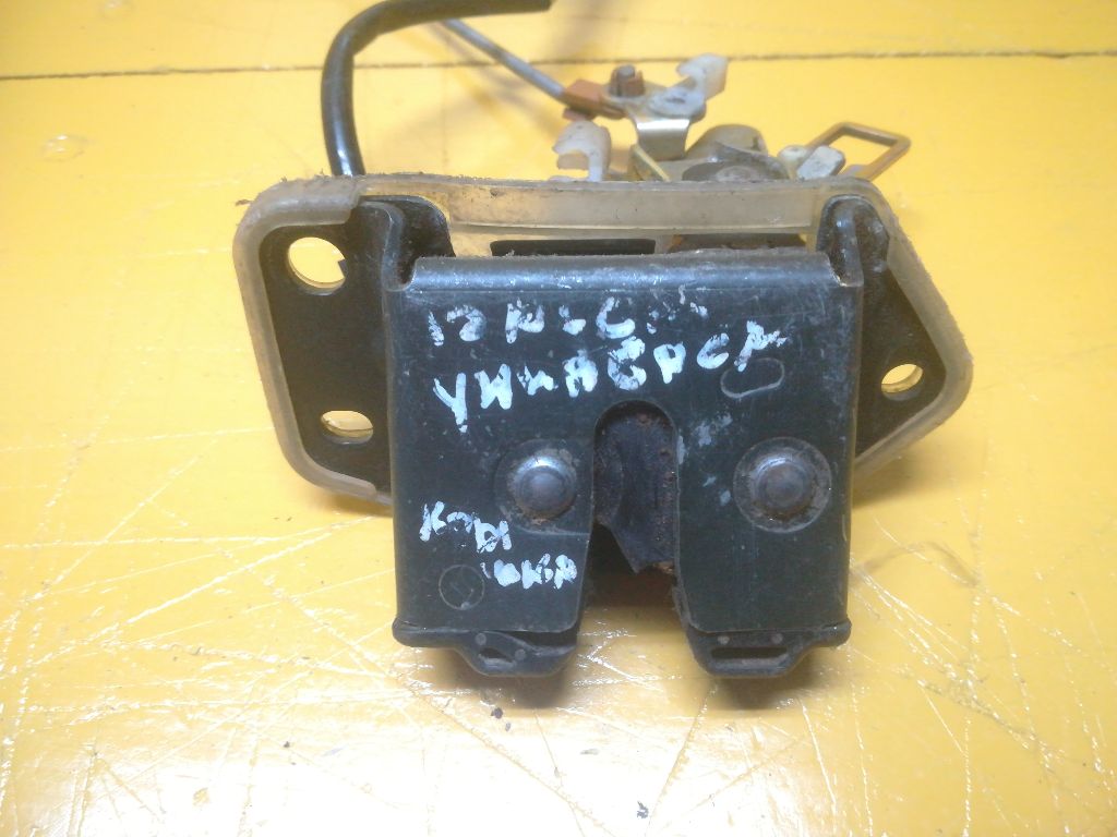 Замок багажника