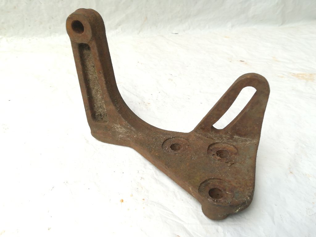 Кронштейн генератора