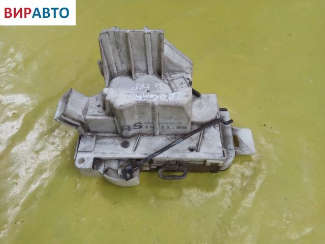 Замок двери передней левой