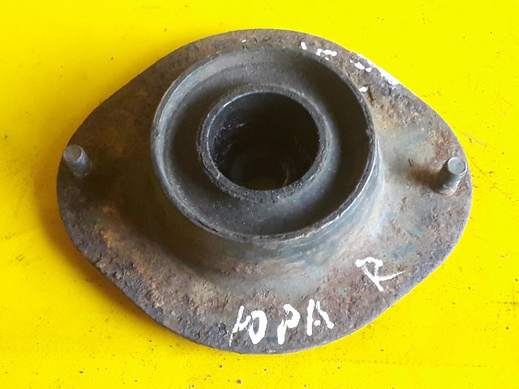Опора амортизатора верхняя (чашка)