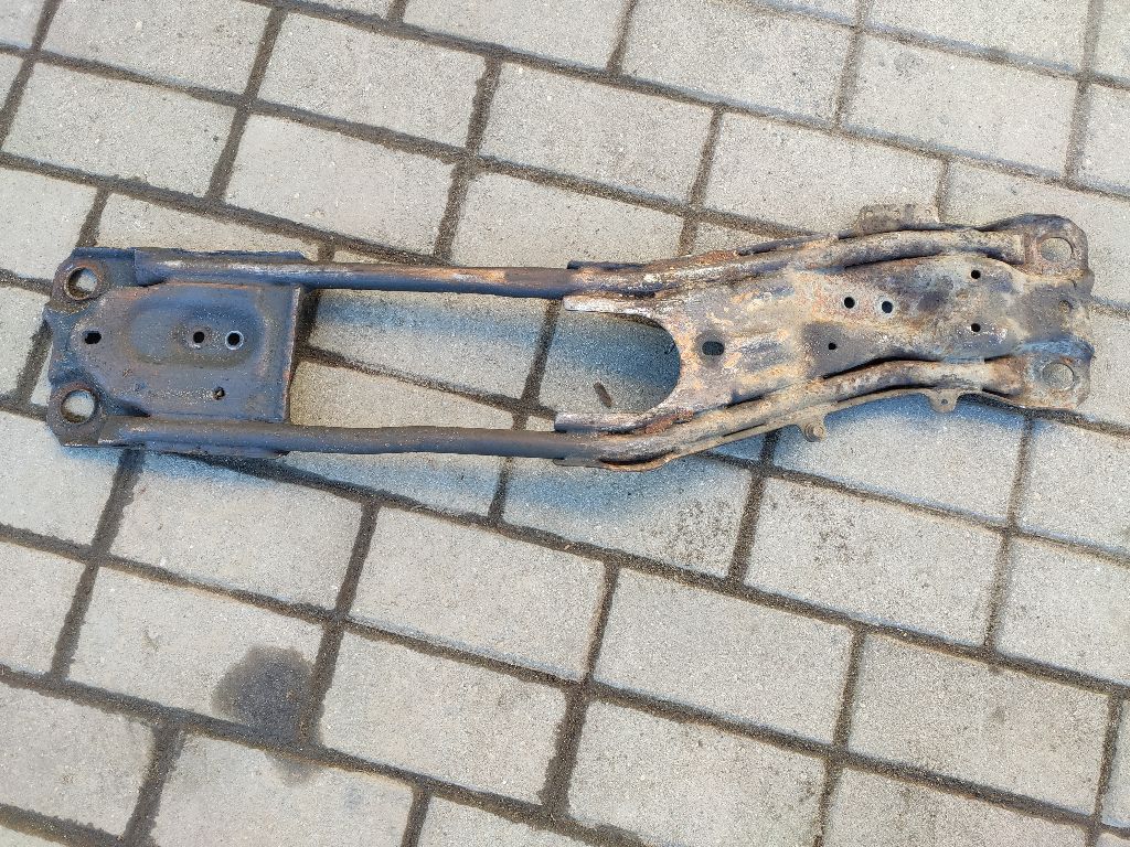Балка подвески передняя (подрамник)