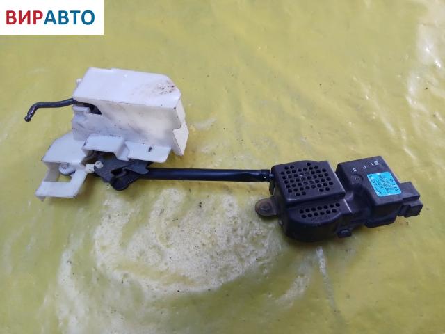 Замок двери задней левой