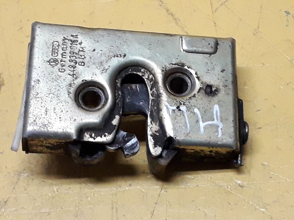 Замок двери задней левой