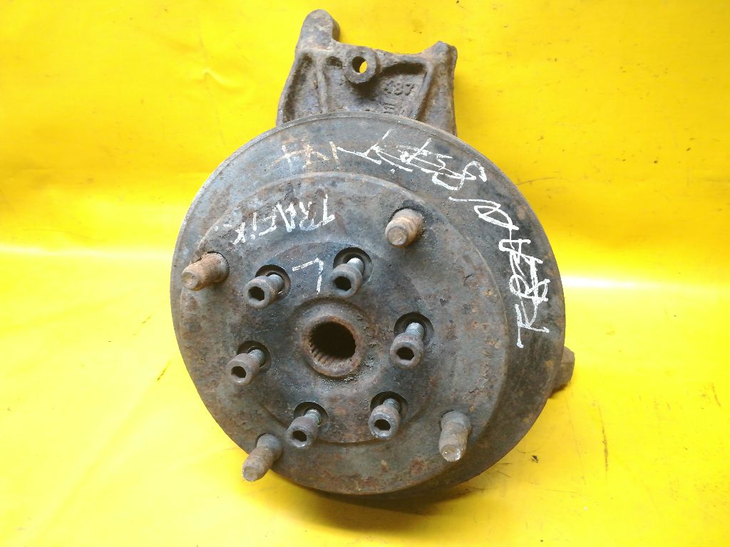 Кулак поворотный левый