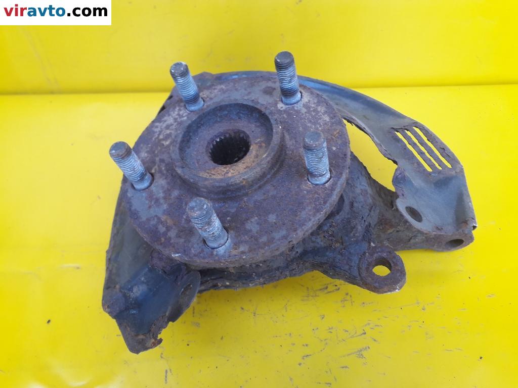 Кулак поворотный правый