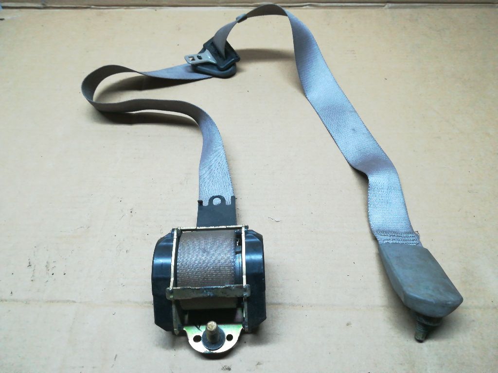Ремень безопасности