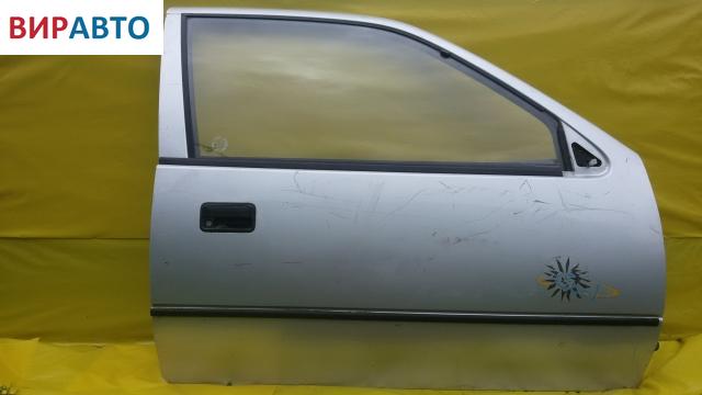 Стекло двери передней правой
