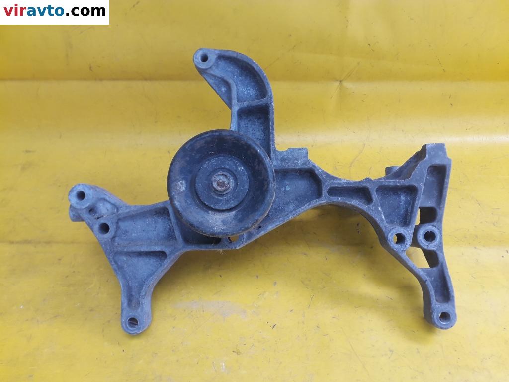 Кронштейн генератора
