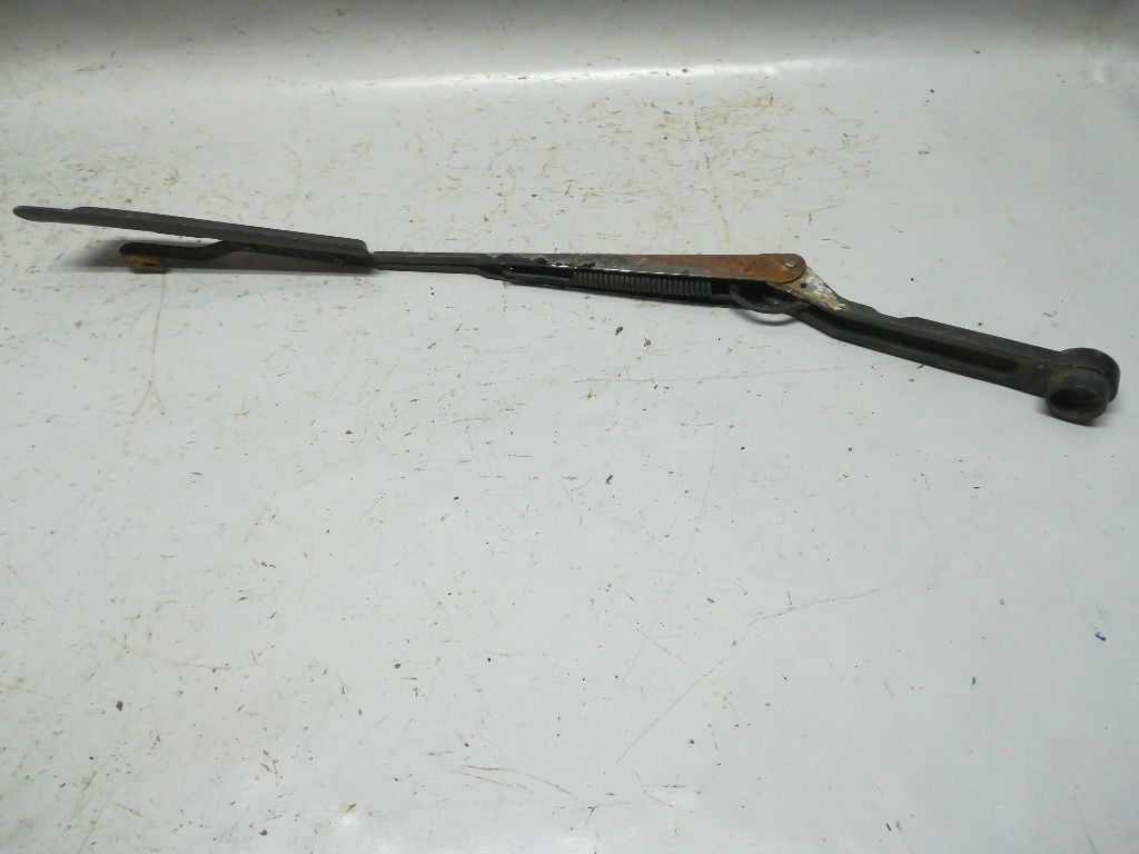 Щеткодержатель (поводок стеклоочистителя, дворник)