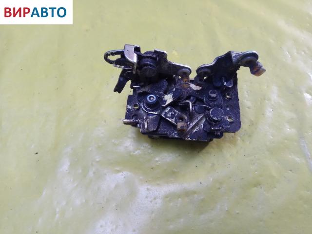 Замок двери задней левой