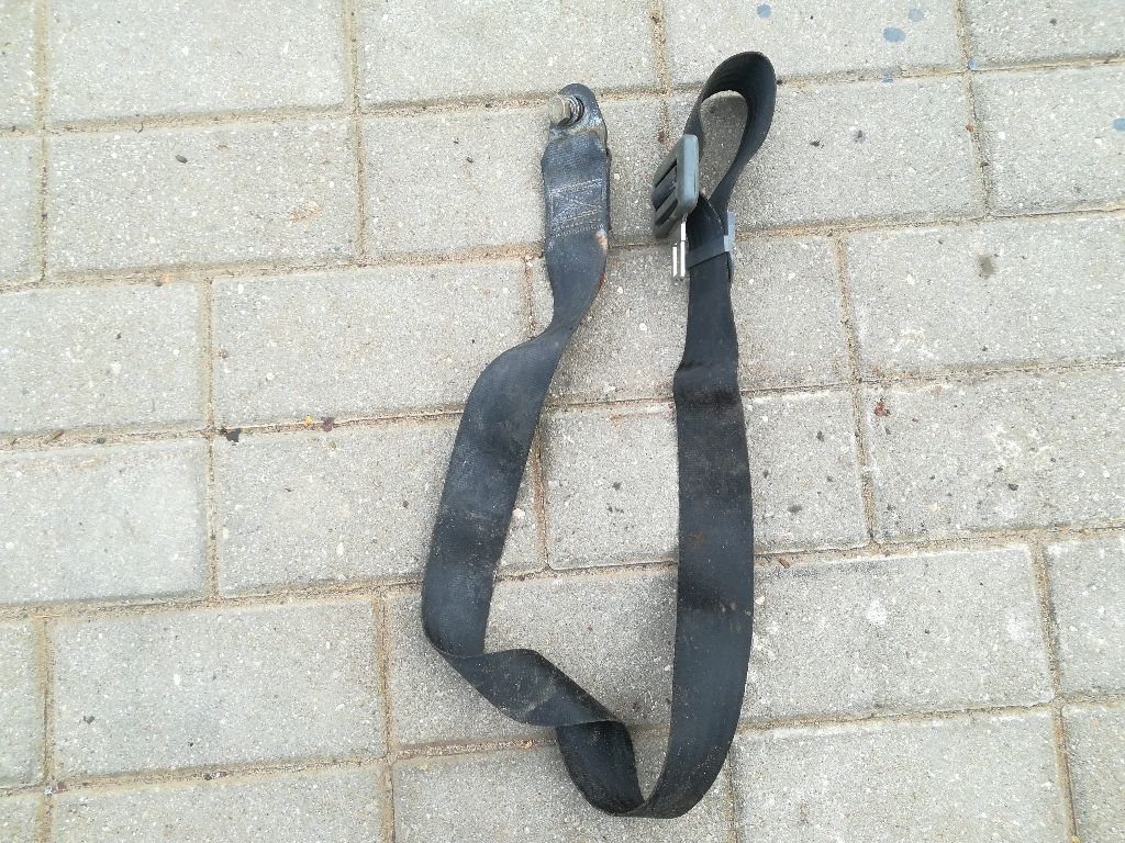 Ремень безопасности