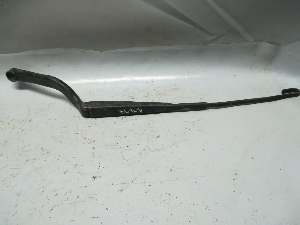 Щеткодержатель (поводок стеклоочистителя, дворник)